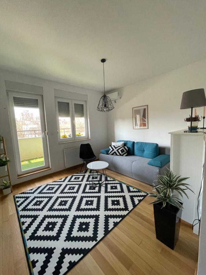 Sunny Studio Apartment Нови Сад Екстериор снимка